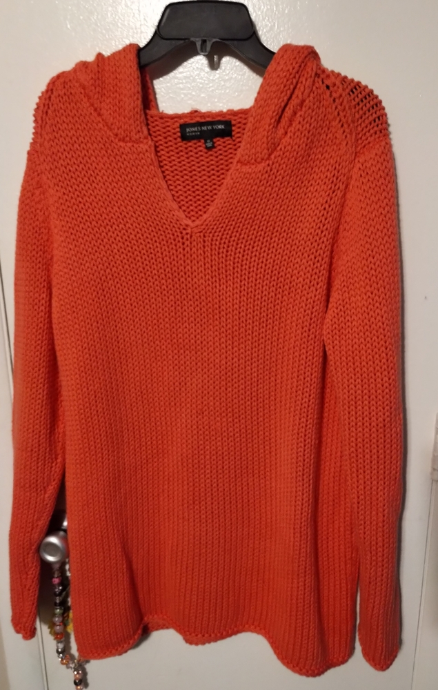 Vintage Jones New York over-sized sweater w/ hood